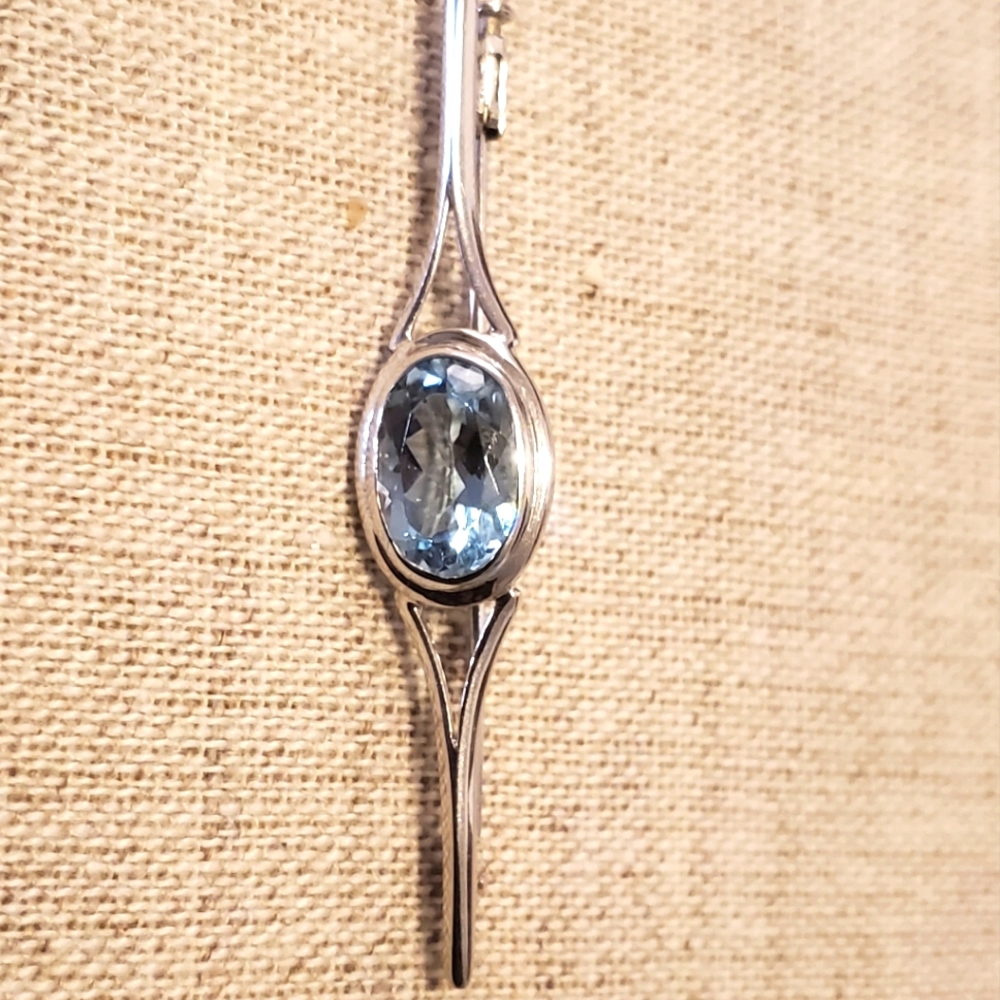 Vintage 14K White Gold Blue Topaz Pin Brooch